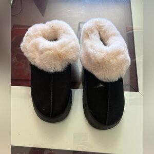 Black Platform Slippers Faux Fur Lined Cozy Slip-On Shoes Size EU 38 / US 7.5–8
